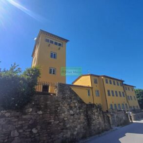 Casa torre con ampia terrazza ed altana panoramica